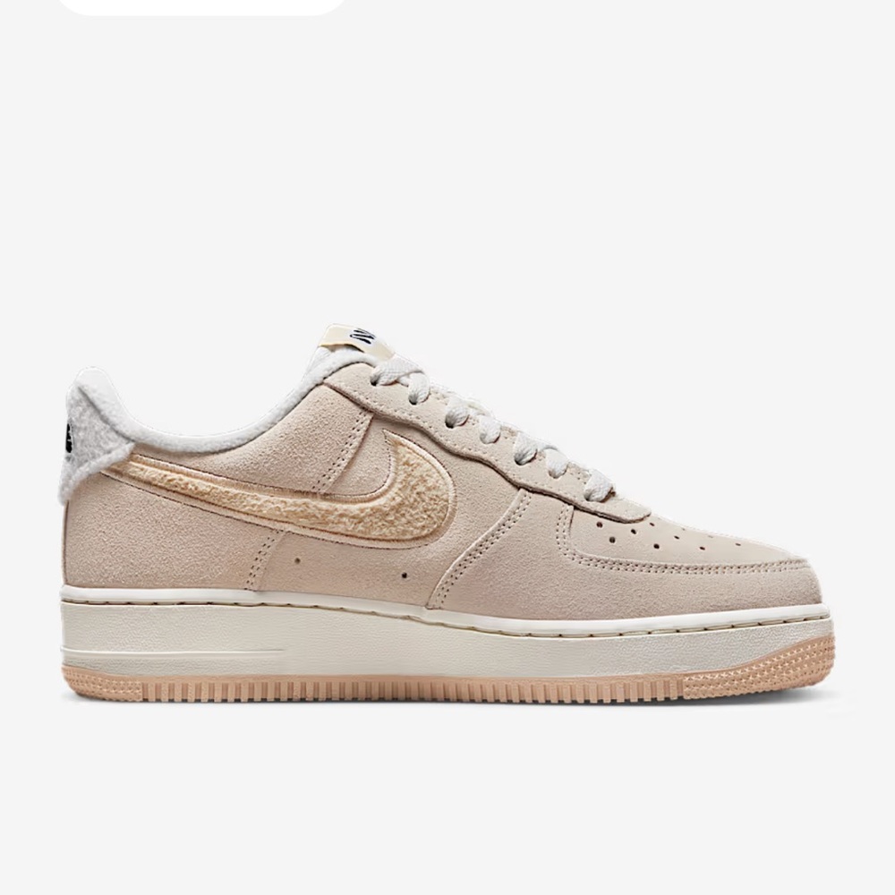 Nike Air Force 1 '07 SE
Women's Shoes